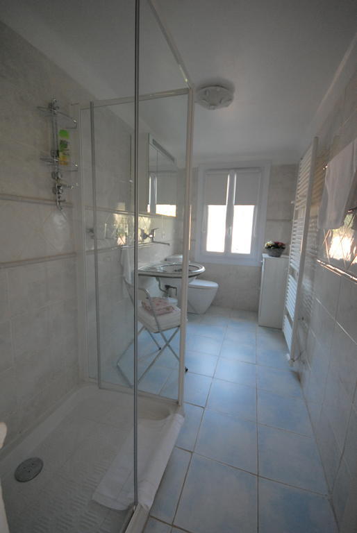 Mas Des Kardouons Bed & Breakfast Tourrettes-sur-Loup Oda fotoğraf