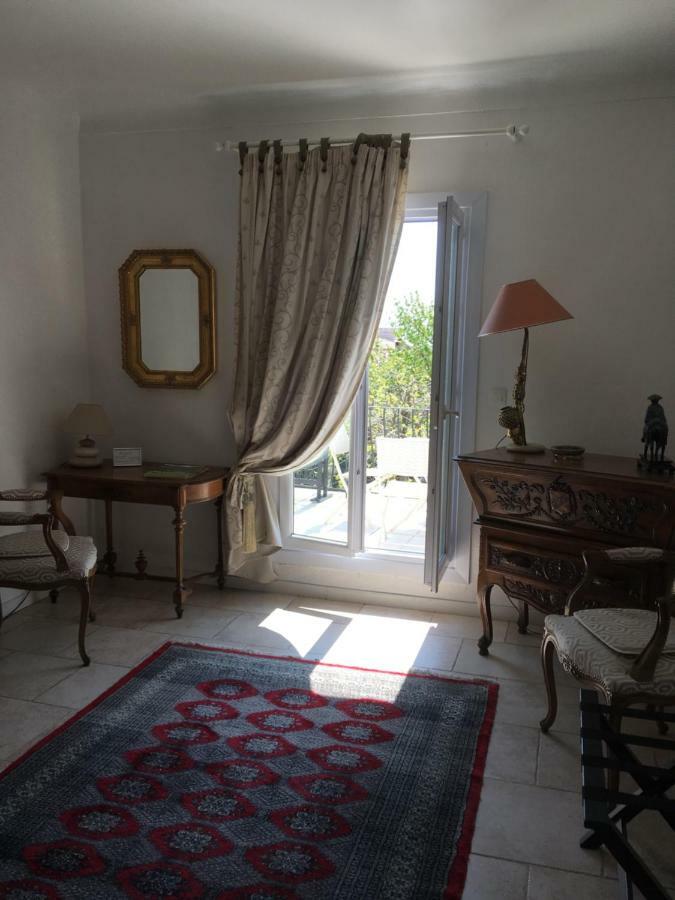 Mas Des Kardouons Bed & Breakfast Tourrettes-sur-Loup Dış mekan fotoğraf